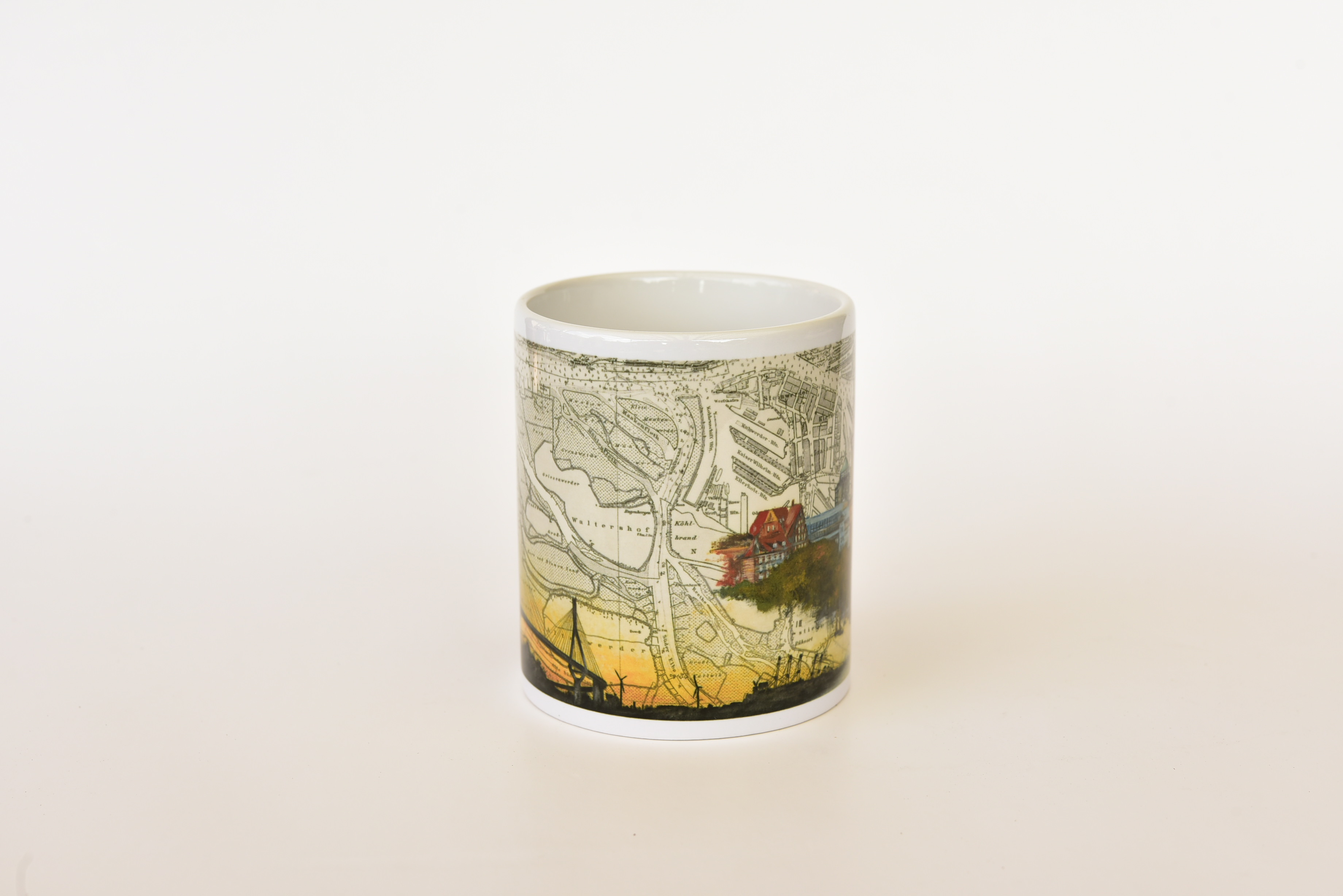 Tasse `Köhlbrandbrücke und Michel`